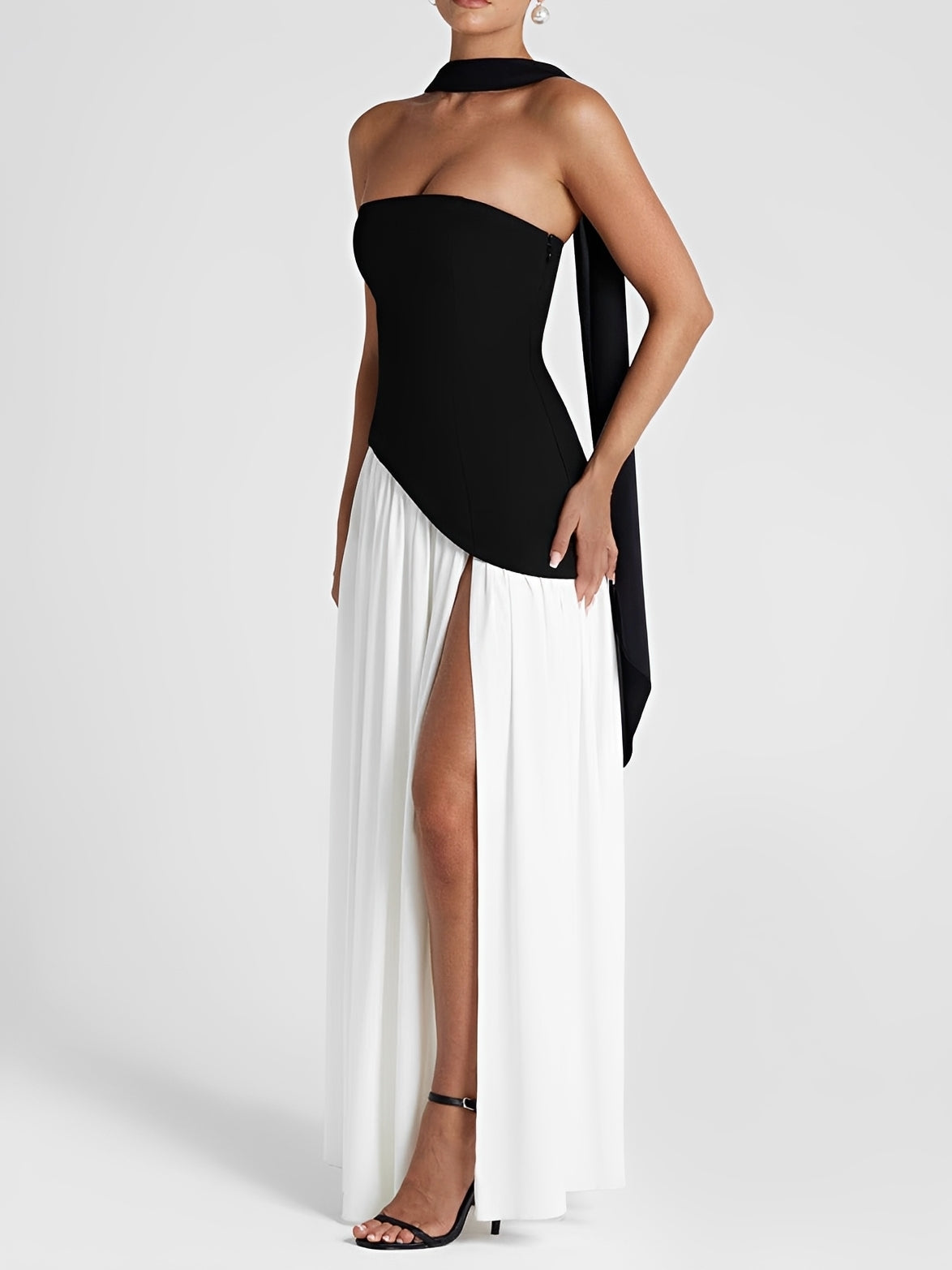 Georgia - Stilvolles schulterfreies Kleid mit hohem Schlitz für Damen