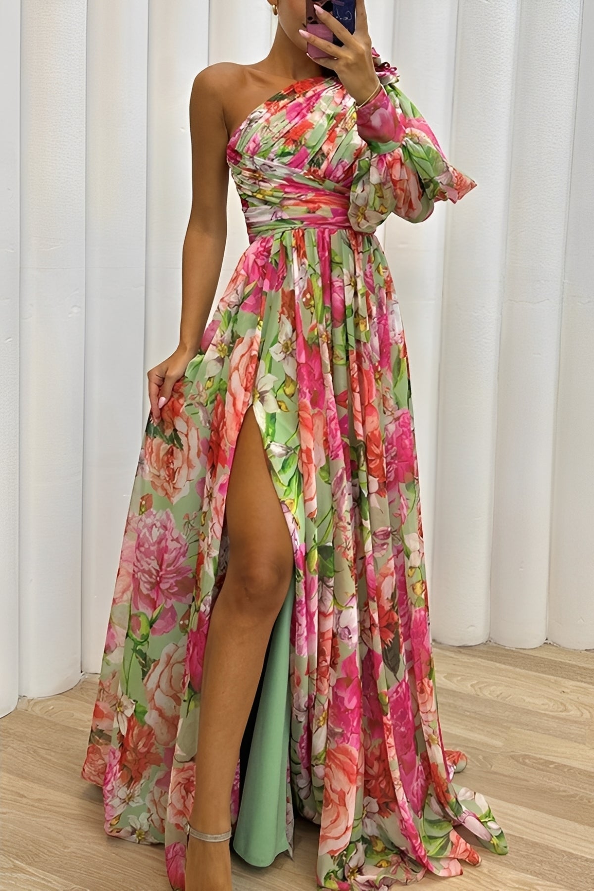 Katherine - Damenkleid mit Blumenmuster und lockerer Schulterpartie