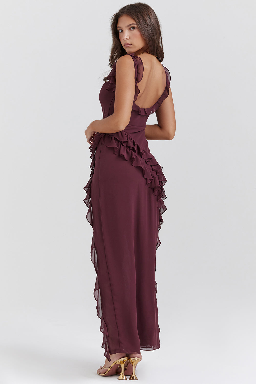 Noémie – Kleid mit Rüschen und Ausschnitt