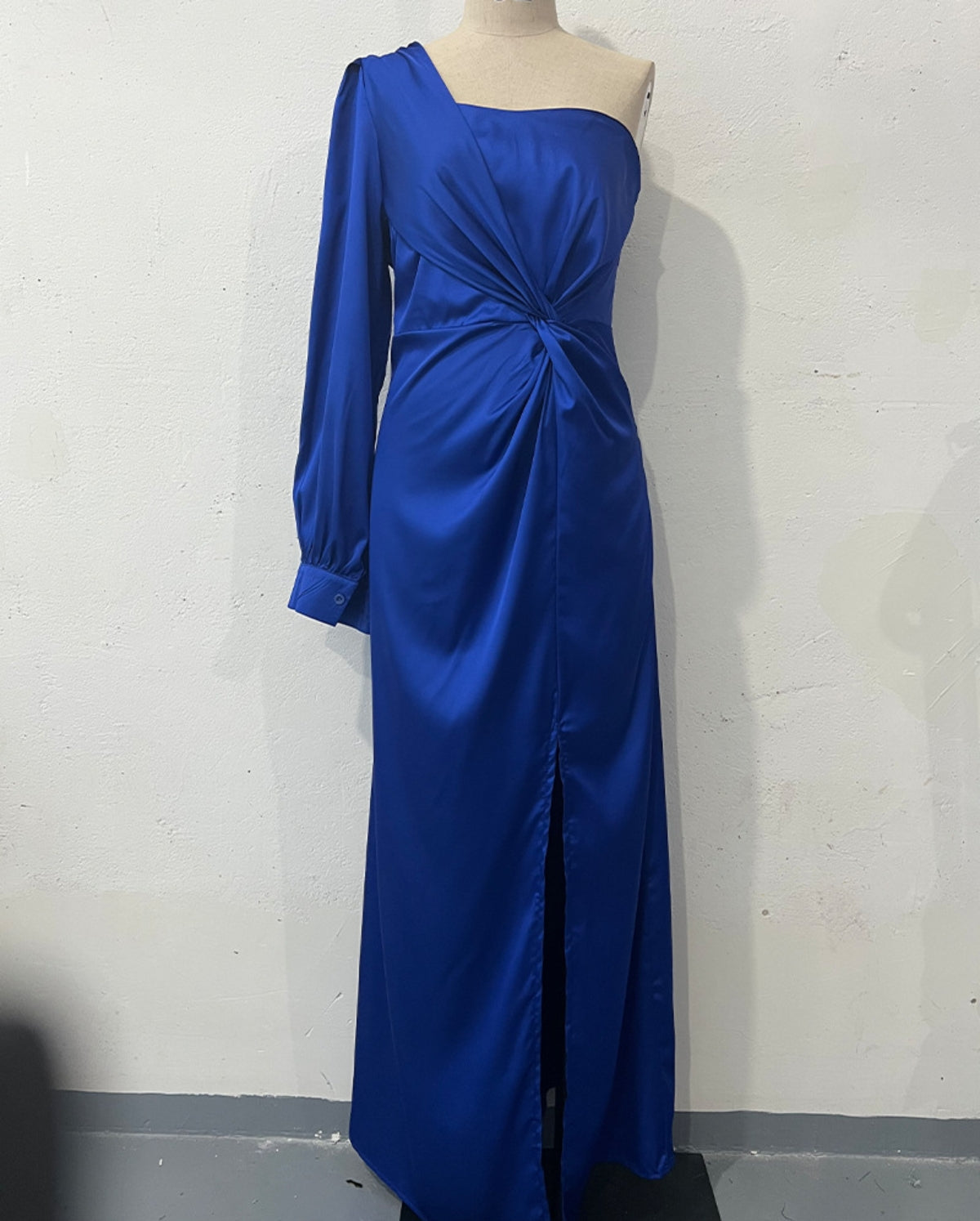 Helena - Elegantes Ein-Schulter-Kleid mit Schlitz für Frauen