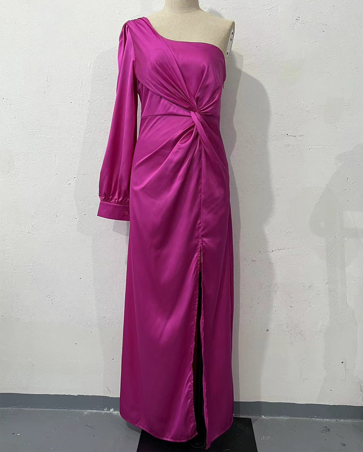 Helena - Elegantes Ein-Schulter-Kleid mit Schlitz für Frauen