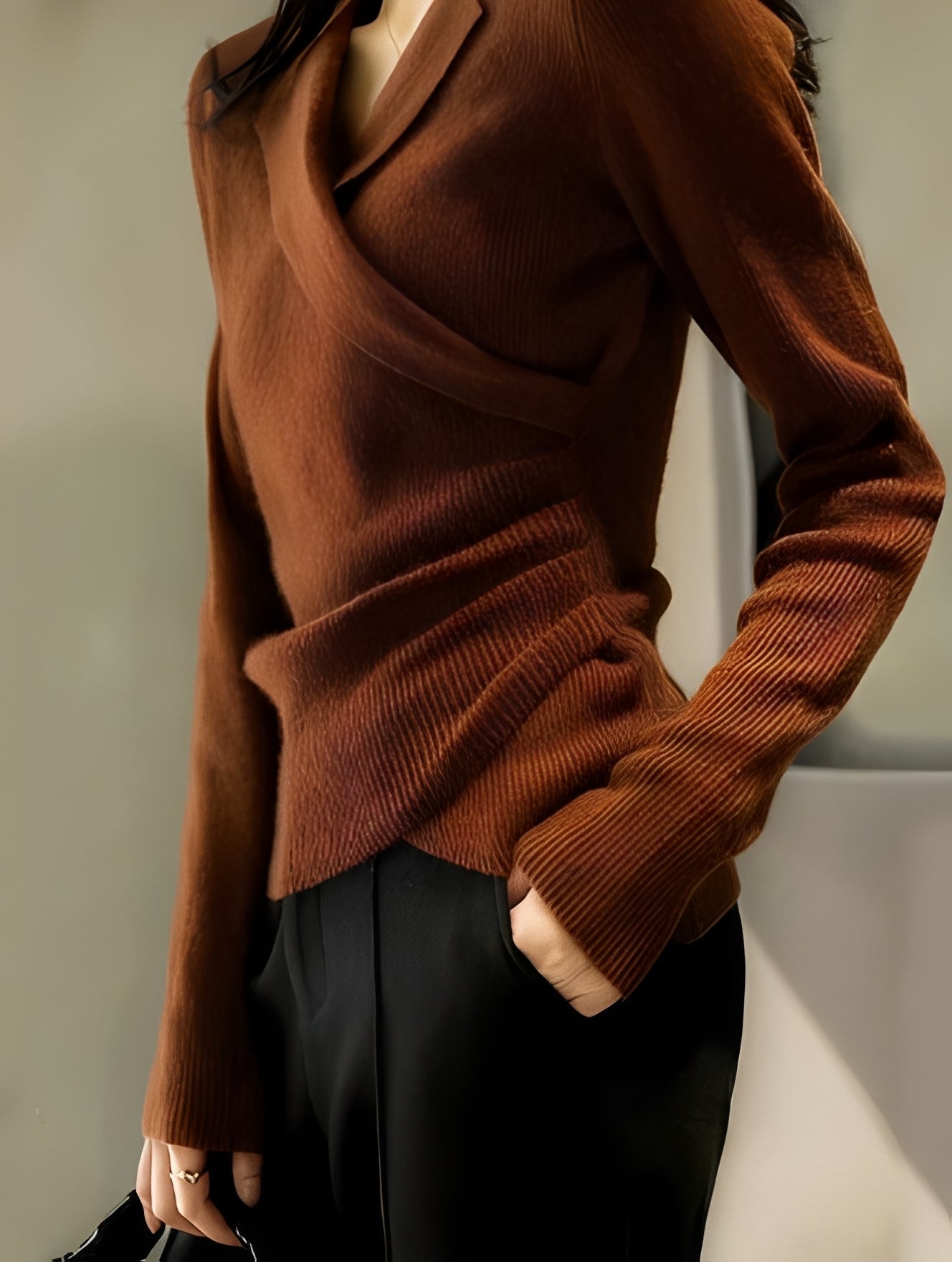 Caroline - Stilvoller asymmetrischer Damenpullover