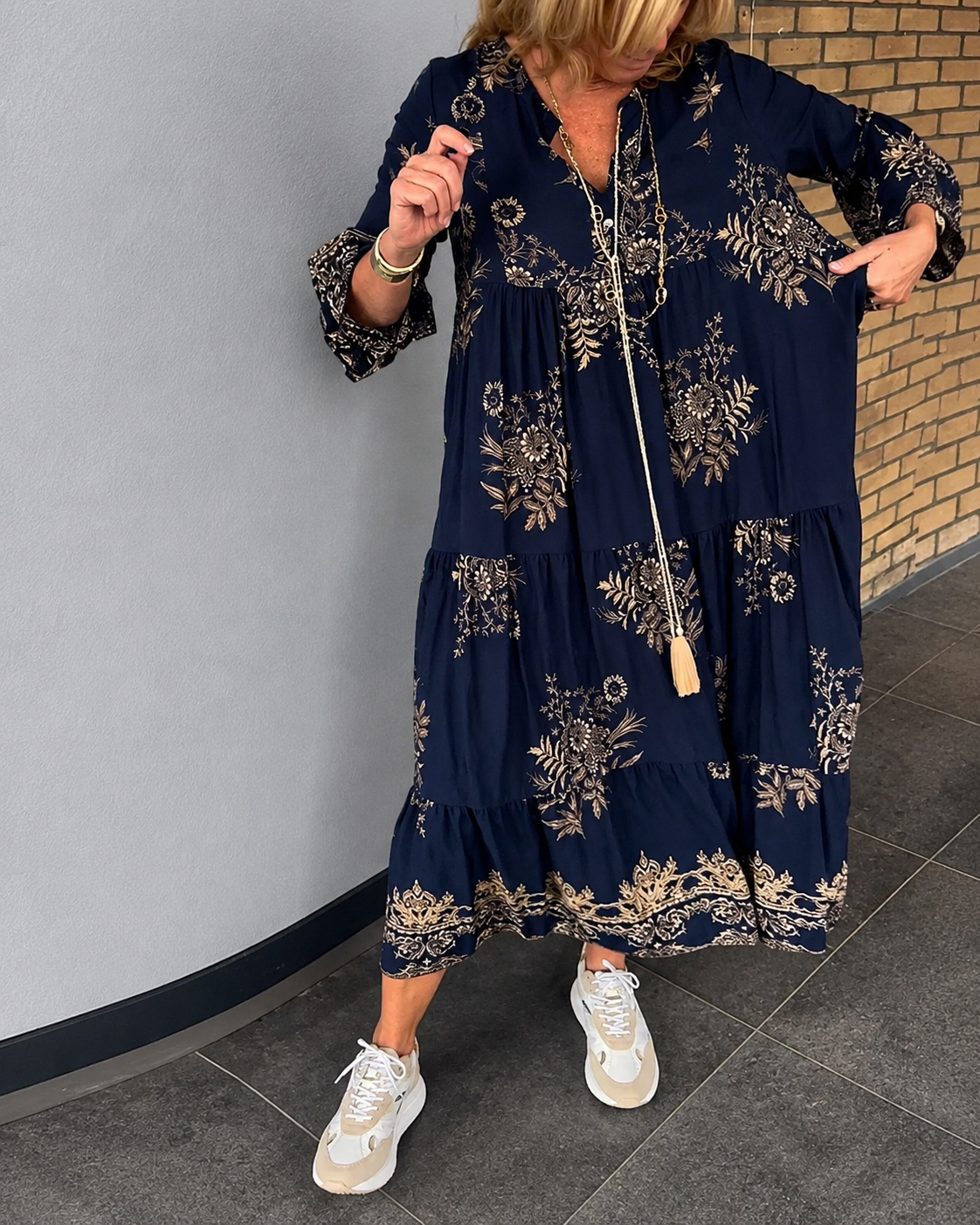 Bélise - Kleid im Retro-Look mit V-Ausschnitt