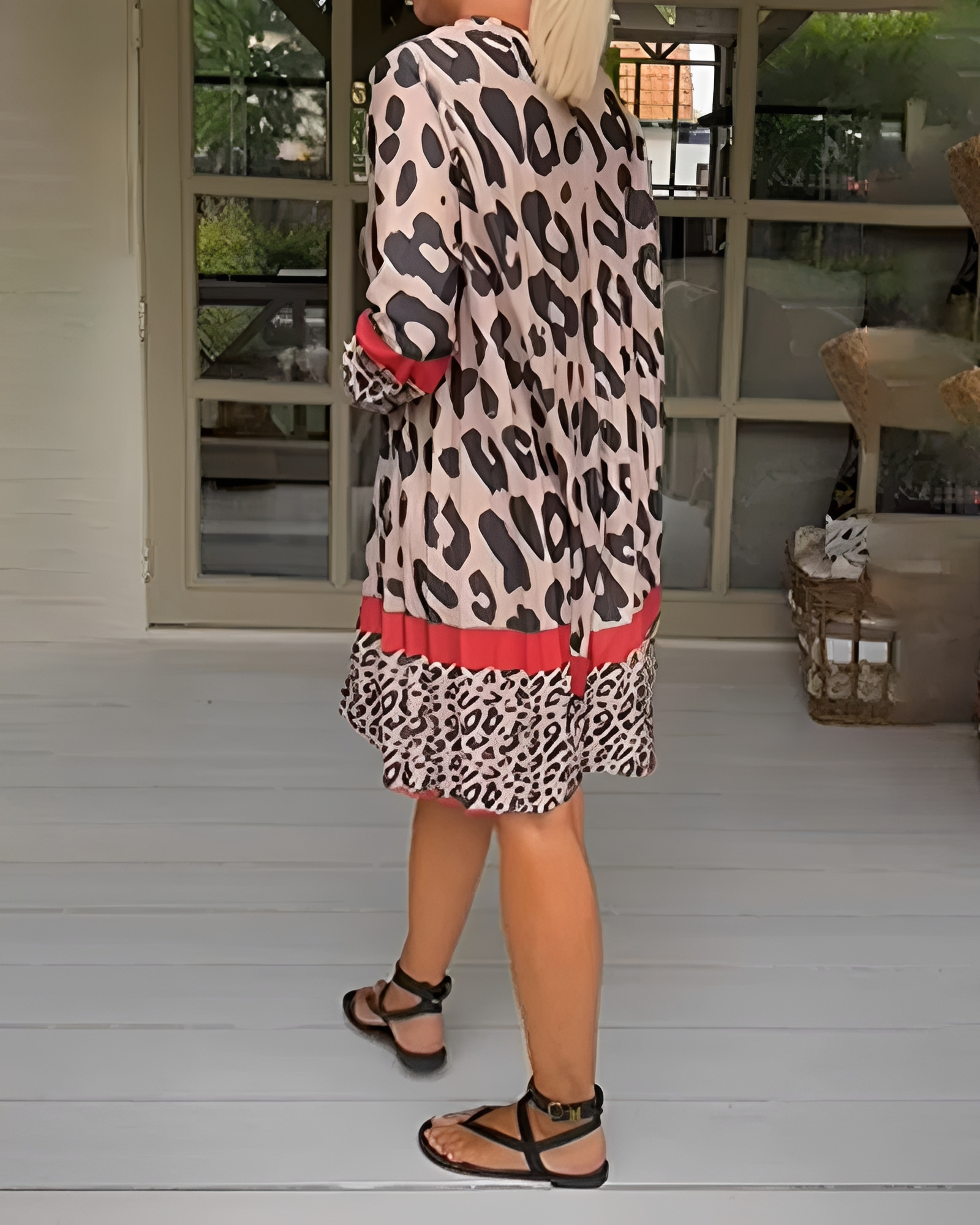 Marfie - Elegantes Mini-Kleid mit V-Ausschnitt