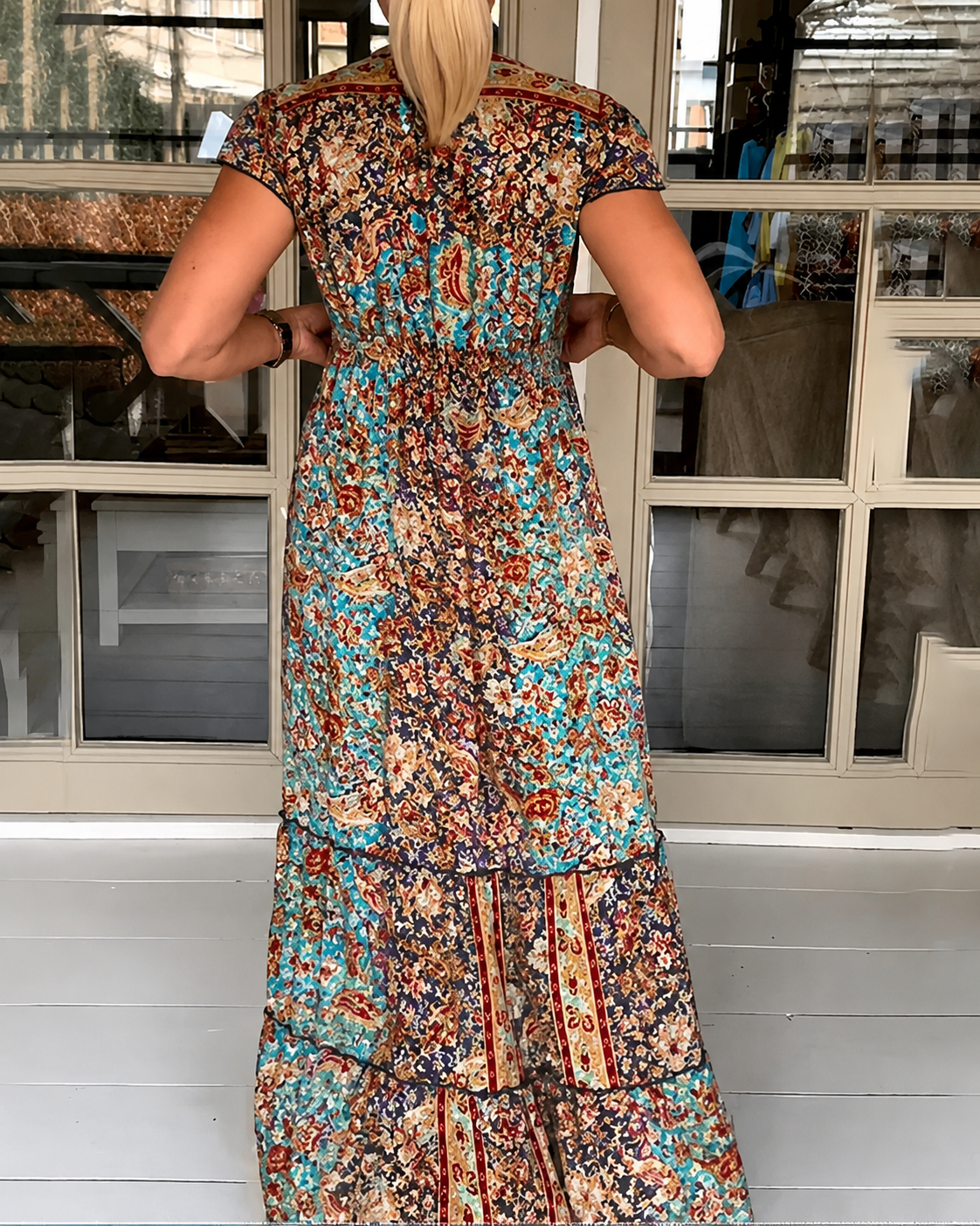 Calneshia - Elegantes langes Kleid mit V-Ausschnitt