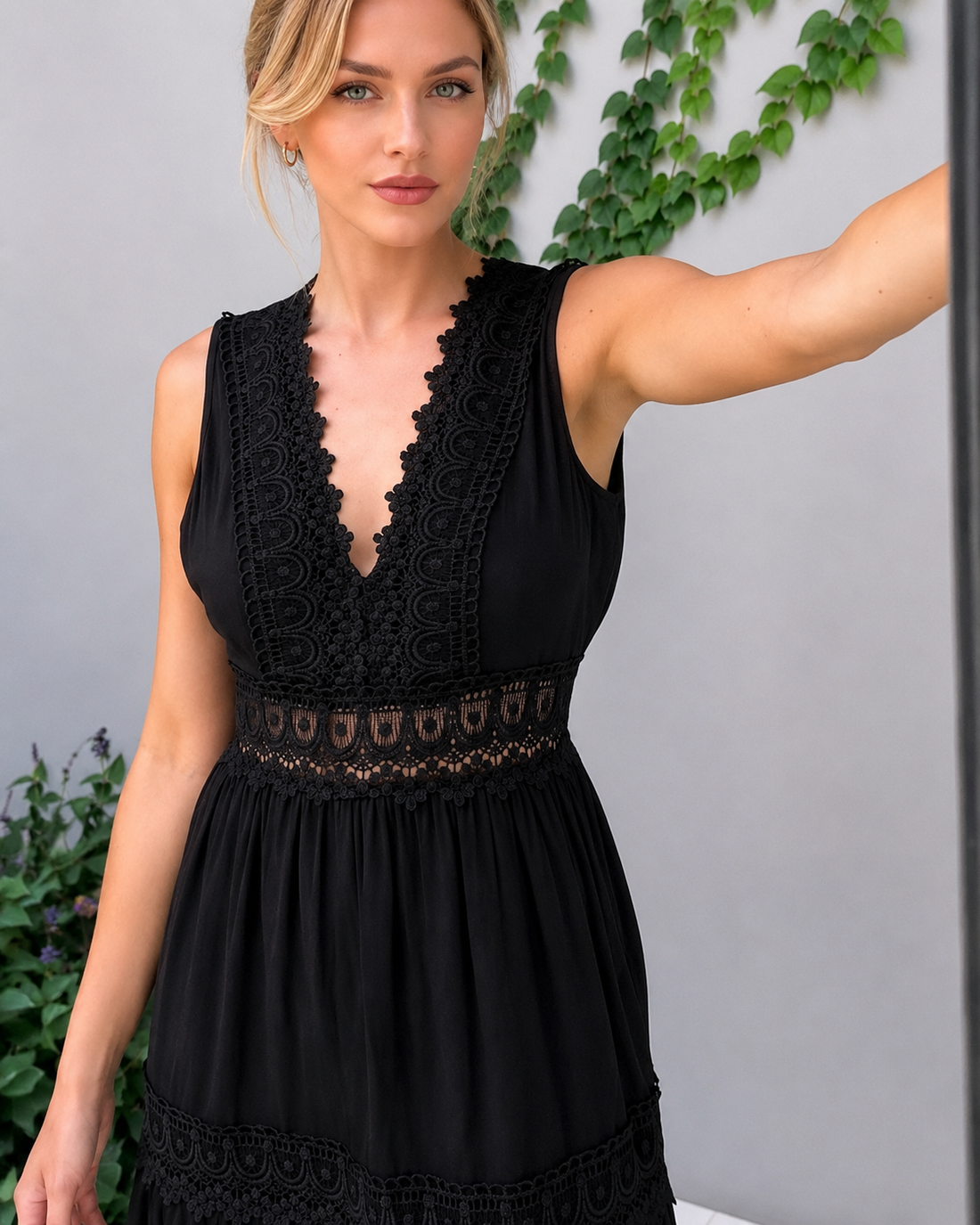 Shaquira - Chic Kleid mit V-Ausschnitt
