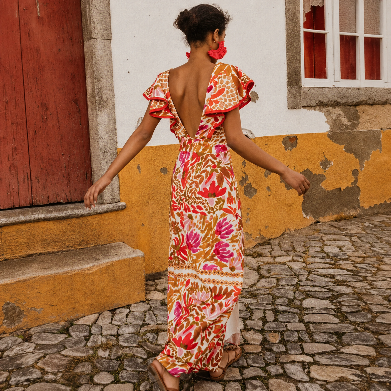 Rhian - Elegantes Kleid mit offenem Rücken