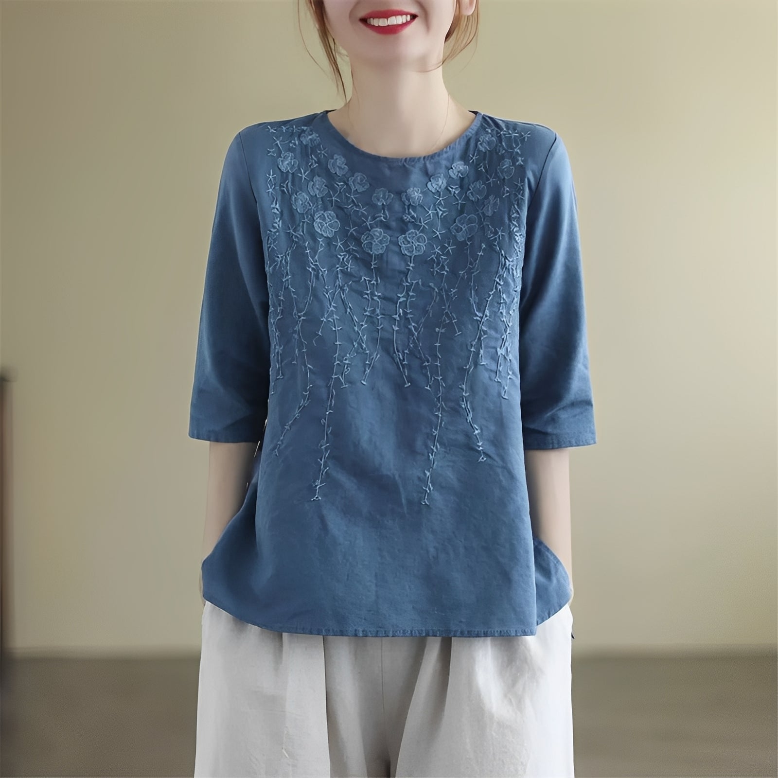 Amelia - Elegante bestickte Blusen mit halblangen Ärmeln für Frauen