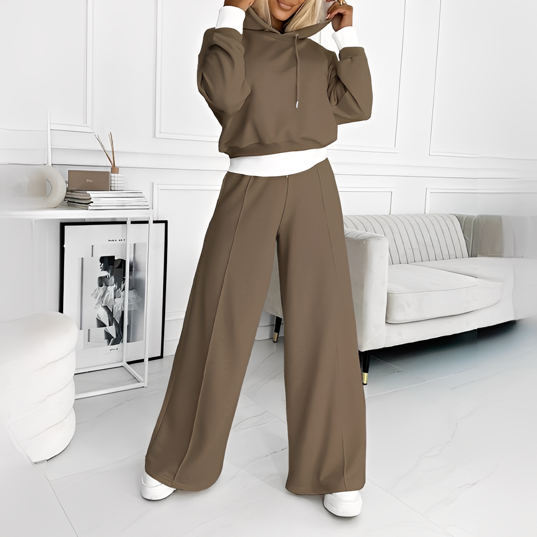 Darnie - Anzug mit Kapuzenpullover und Hose für Frauen