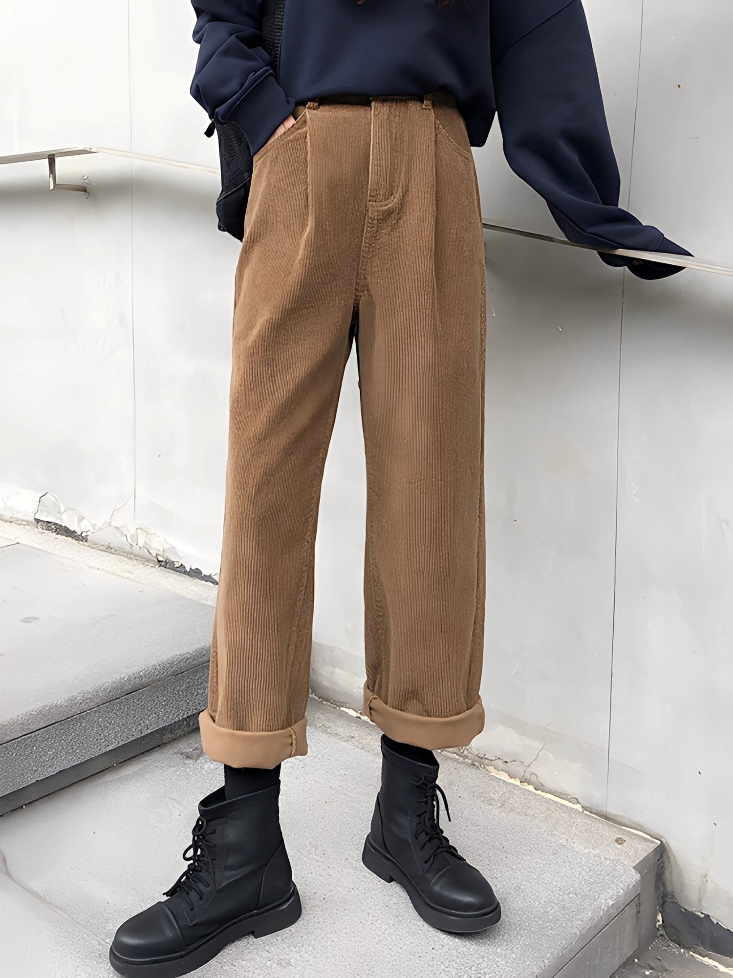 Shelbie - Damenweite Cordhose im klassischen Design