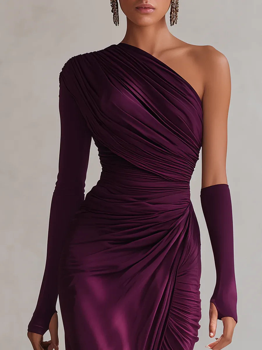 Seraphine – Asymmetrisches Maxikleid mit strukturierten Drapierungen
