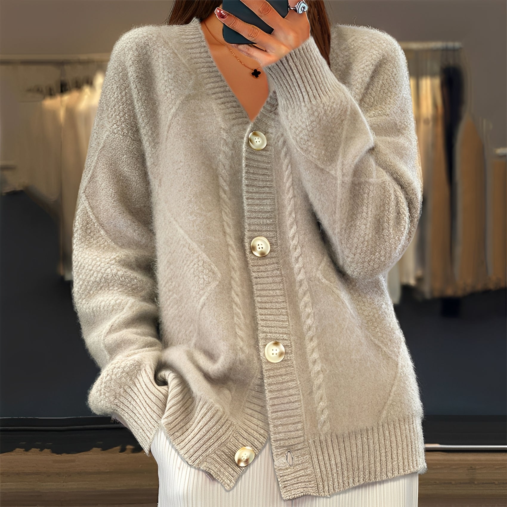 Lauren - Stilvoller Damen-Cardigan mit großen Knöpfen
