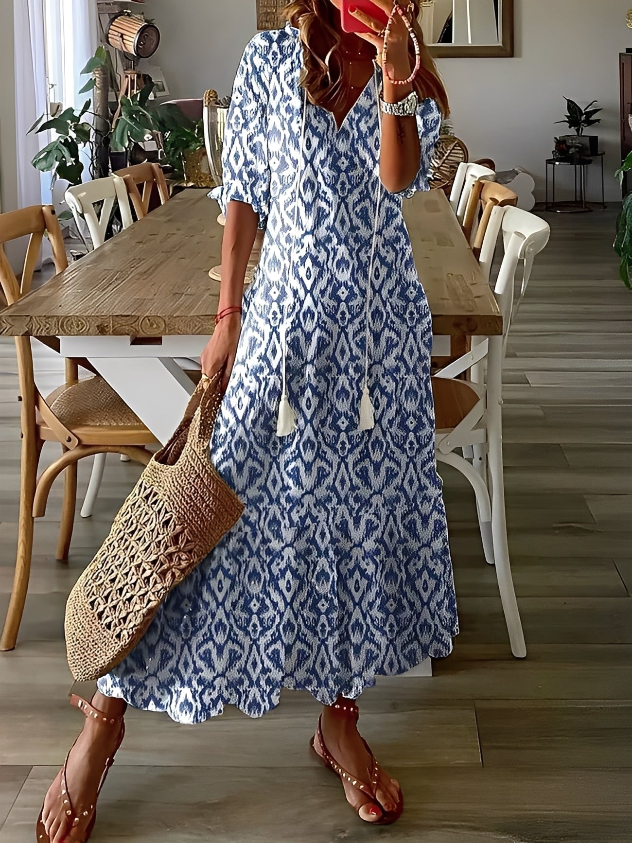 Domitille - Elegantes V-Ausschnitt-Kleid, locker geschnitten für Damen