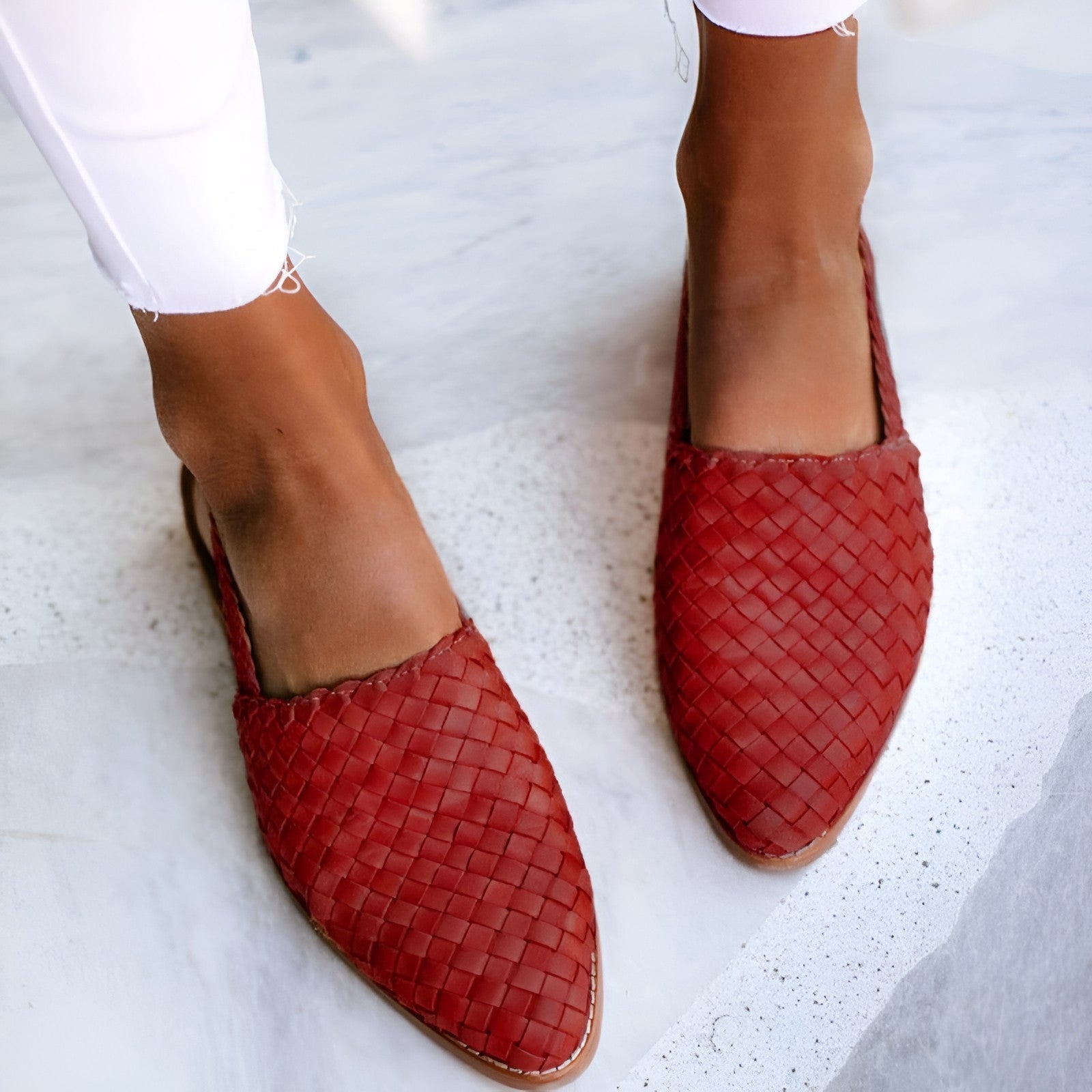 Whisper - Stilvolle geflochtene Leder-Sandalen für Damen