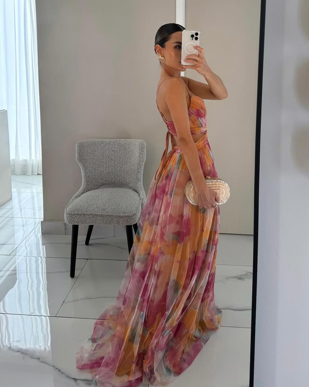 Alina – Lang geschnittenes Kleid mit V-Ausschnitt für Hochzeitsgäste