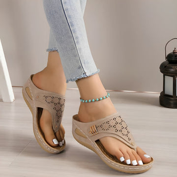 Jamie - Bequeme Römer-Sandalen mit Keilabsatz für Damen