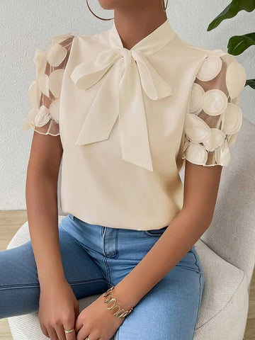 Angela - Elegante Damenbluse mit Schleife