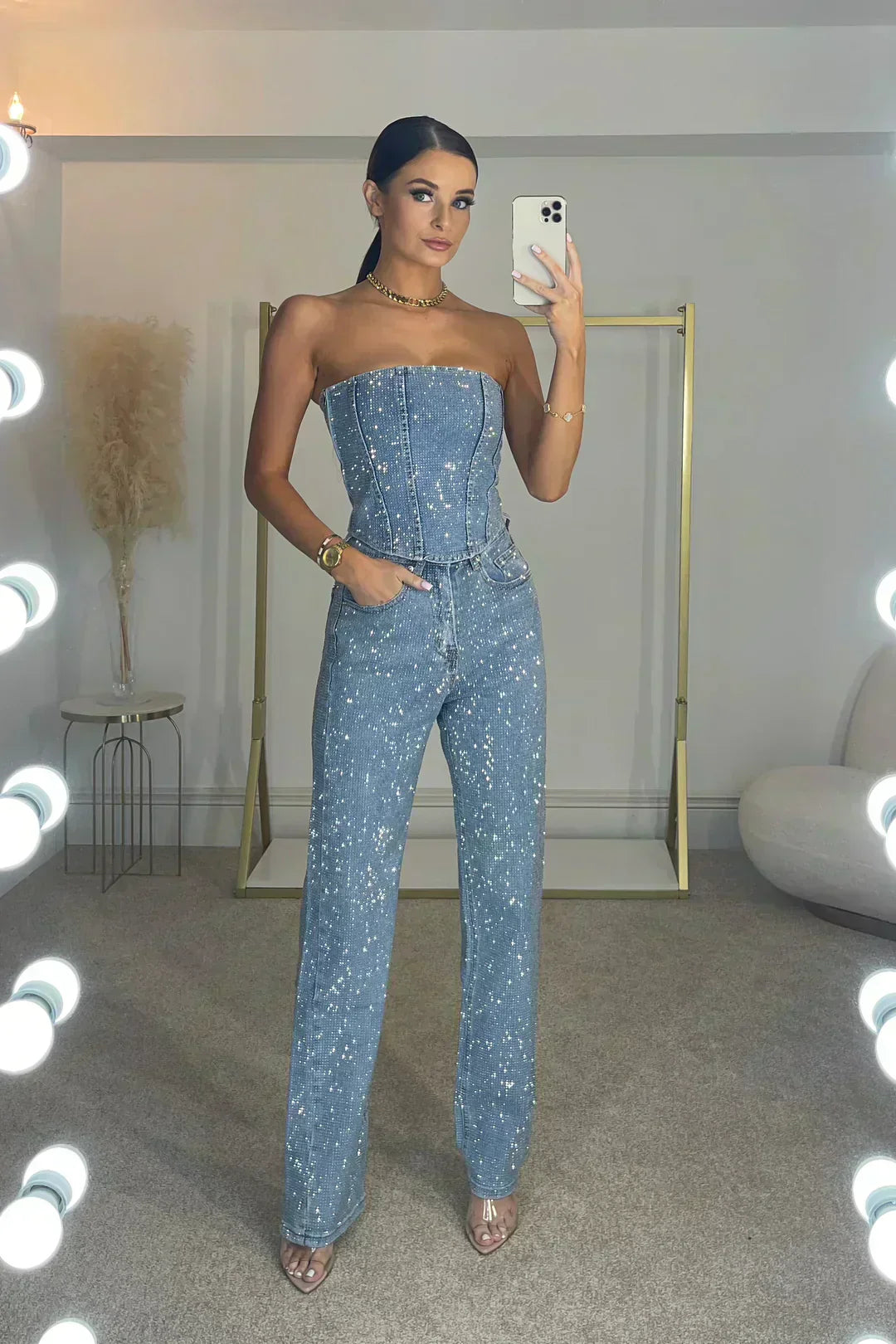Selina – Schulterfreier Overall – Glamouröser Look mit schimmerndem Stoff
