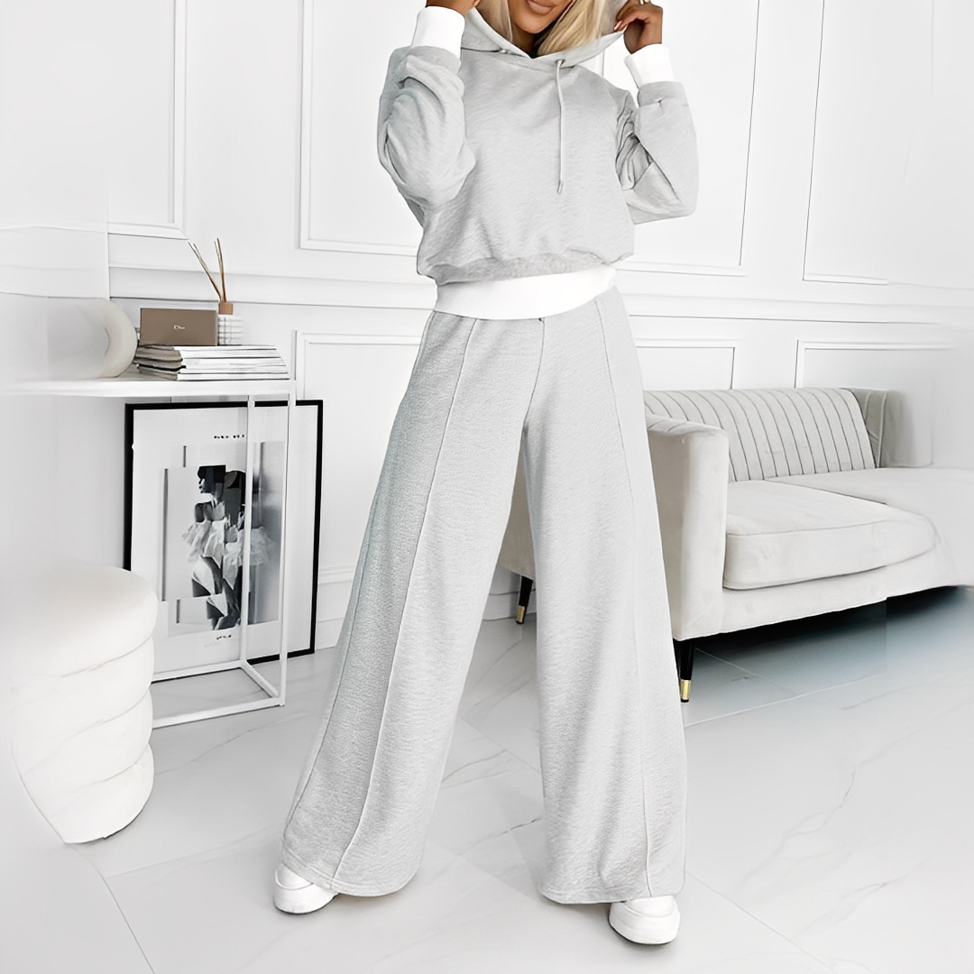 Darnie - Anzug mit Kapuzenpullover und Hose für Frauen