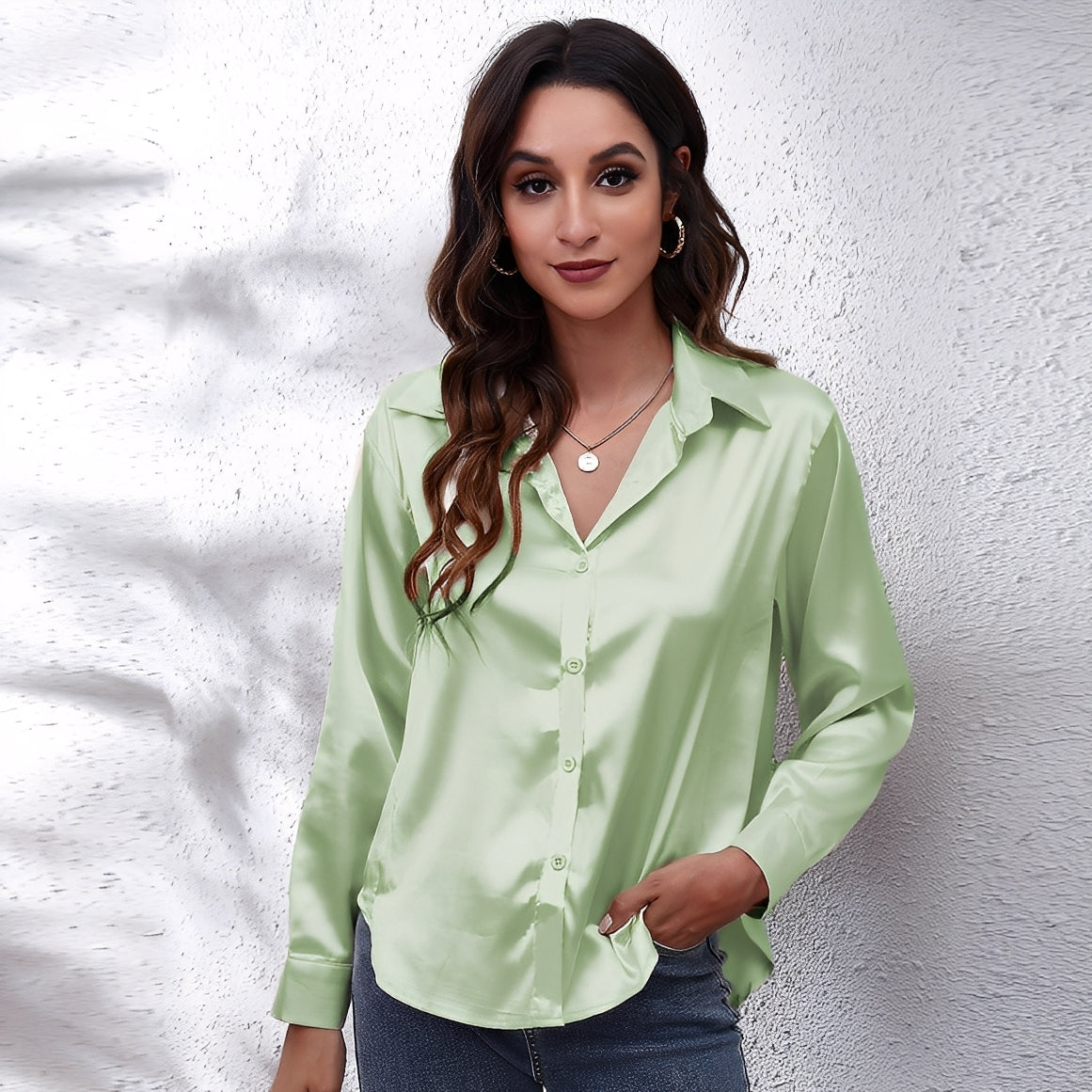 Haylee - Luftige und schimmernde Bluse