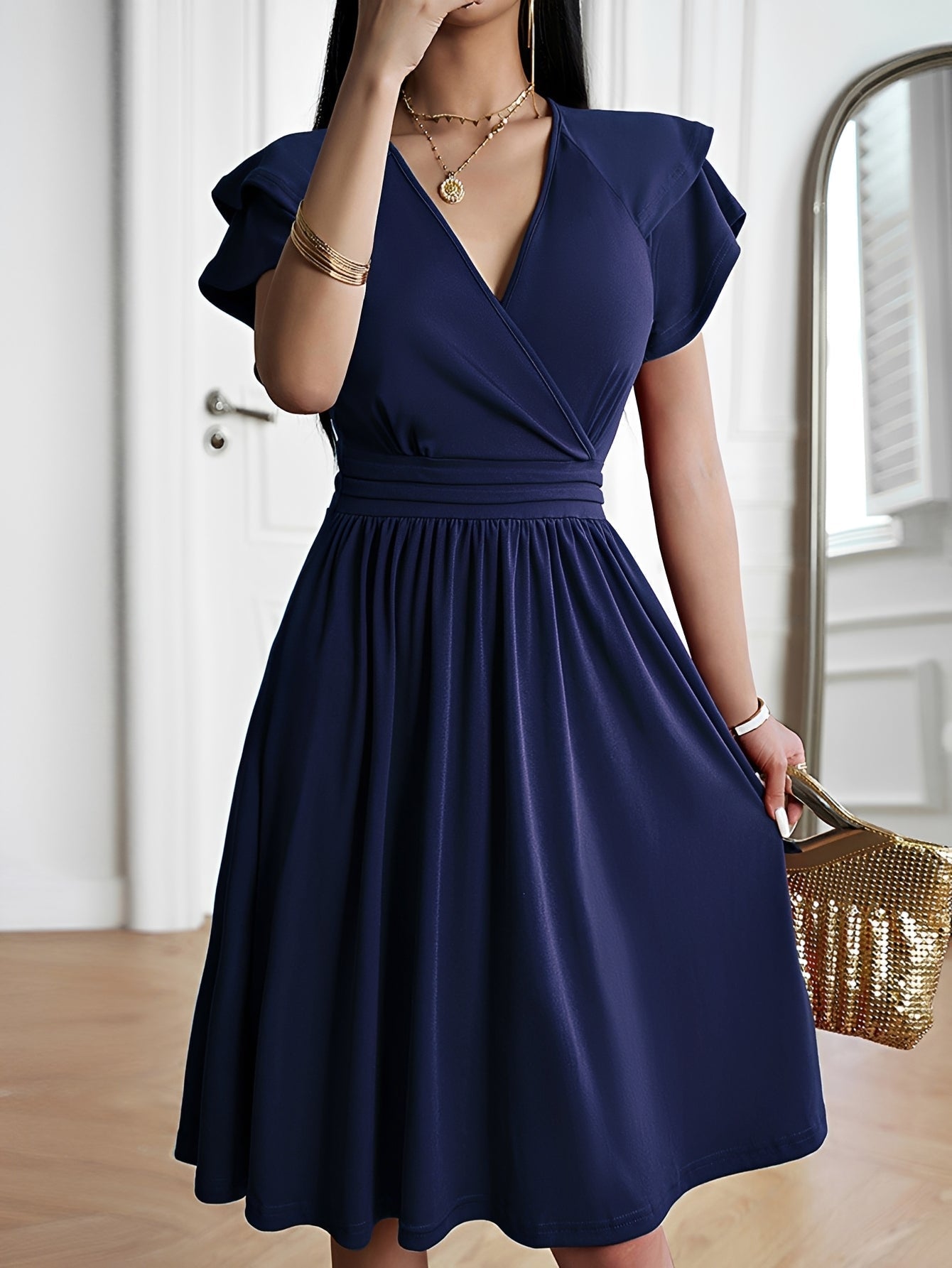 Laura - Stylisches Kleid mit V-Ausschnitt für Frauen