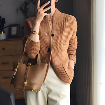 Arlette - Damenstrickjacke mit Knöpfen