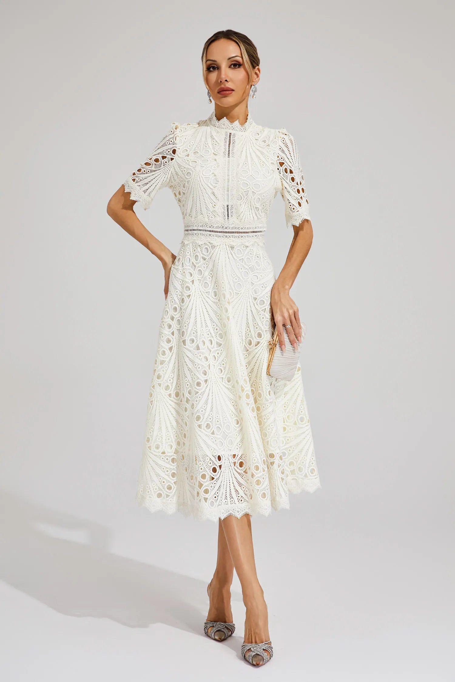 Pierre - Midi-Kleid mit Spitze und Raffinesse