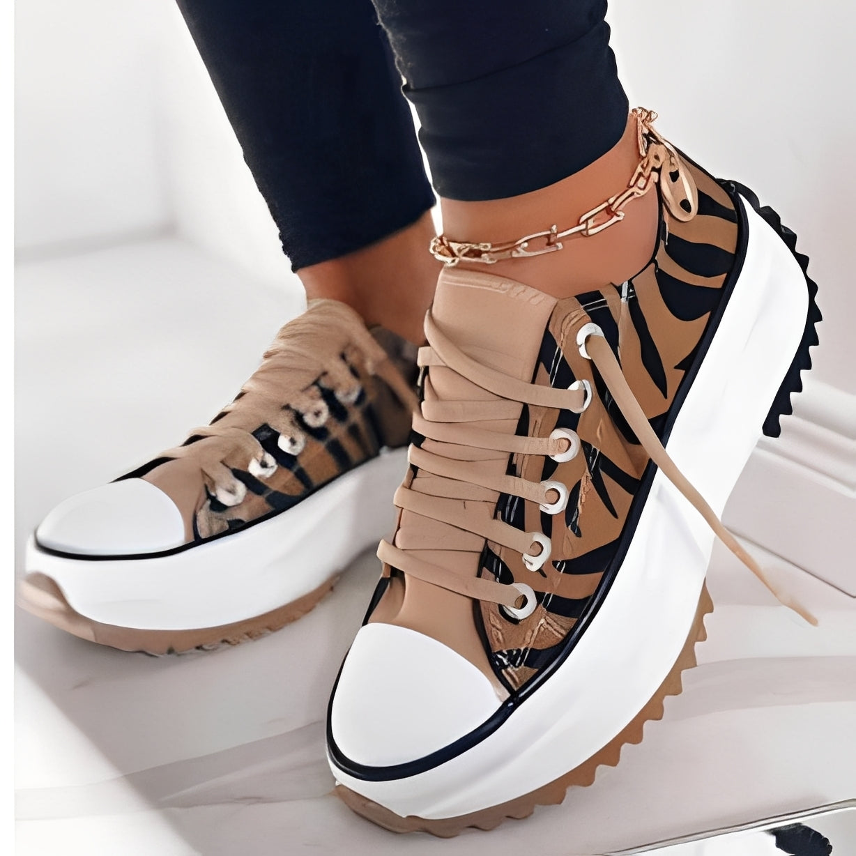 Caitlyn - Trendige Damenschuhe mit Plateau-Sohle