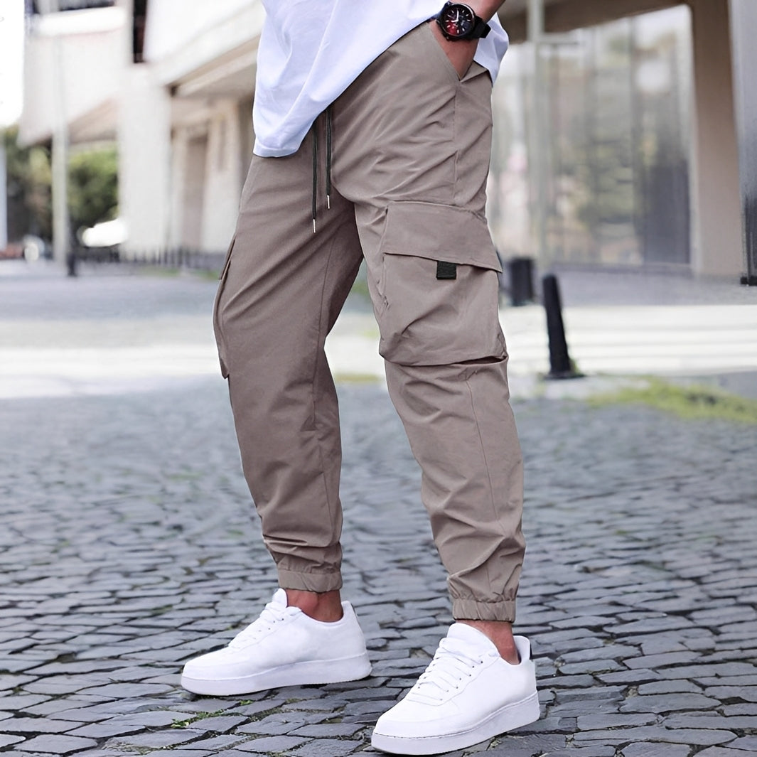 Ollie - Bequeme und wandelbare Cargo-Jogginghose für Herren