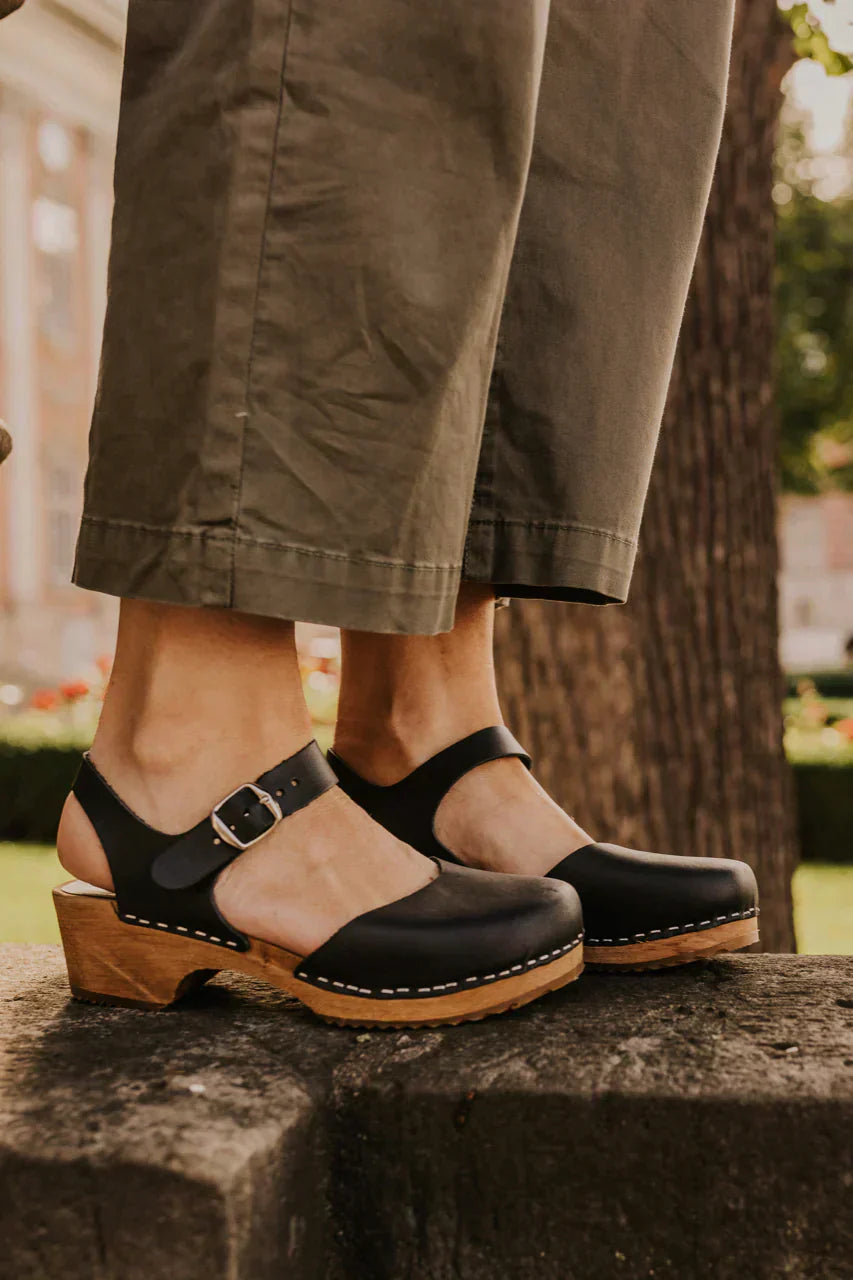 Amara – Einfach stilvolle Clogs