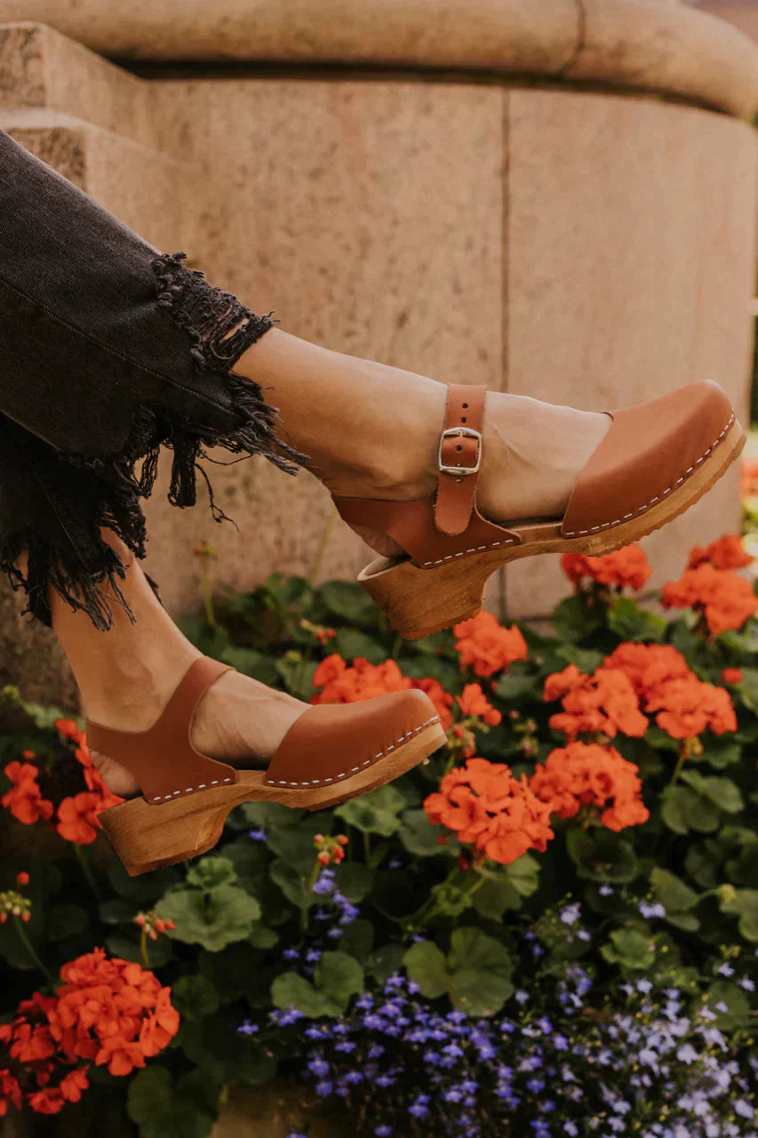 Amara – Einfach stilvolle Clogs