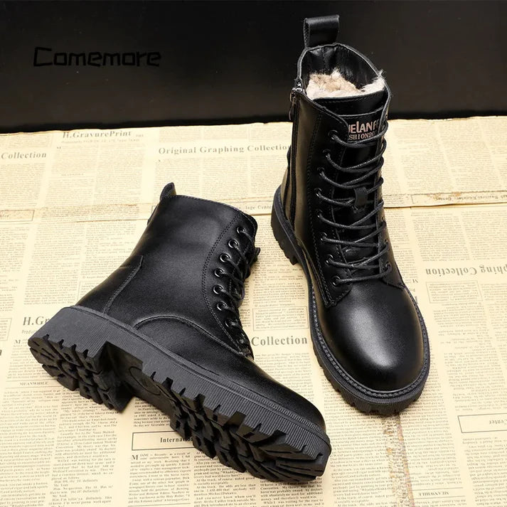 Delphine – Schwarze Winterstiefel