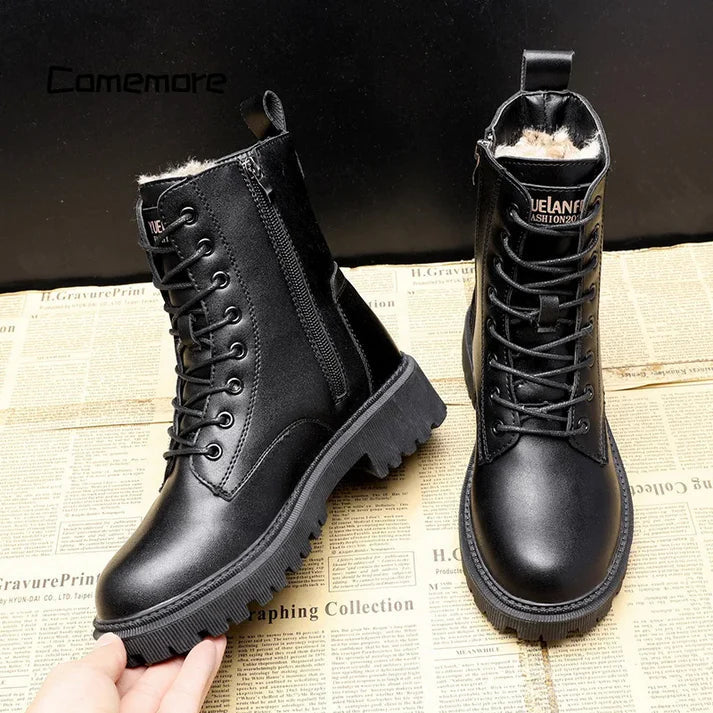 Delphine – Schwarze Winterstiefel