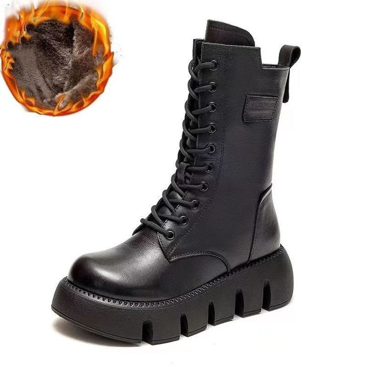 Emma – Mittelhoher Stiefel mit auffälliger Sohle