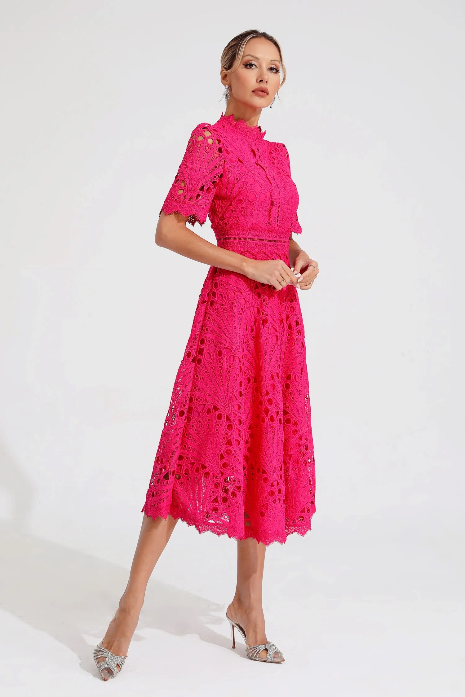 Pierre - Midi-Kleid mit Spitze und Raffinesse