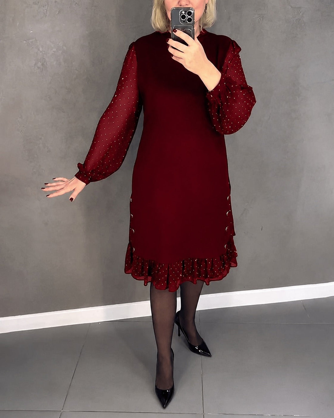 Gabriela - Stilvolles Kleid mit langen Ärmeln und Punkten