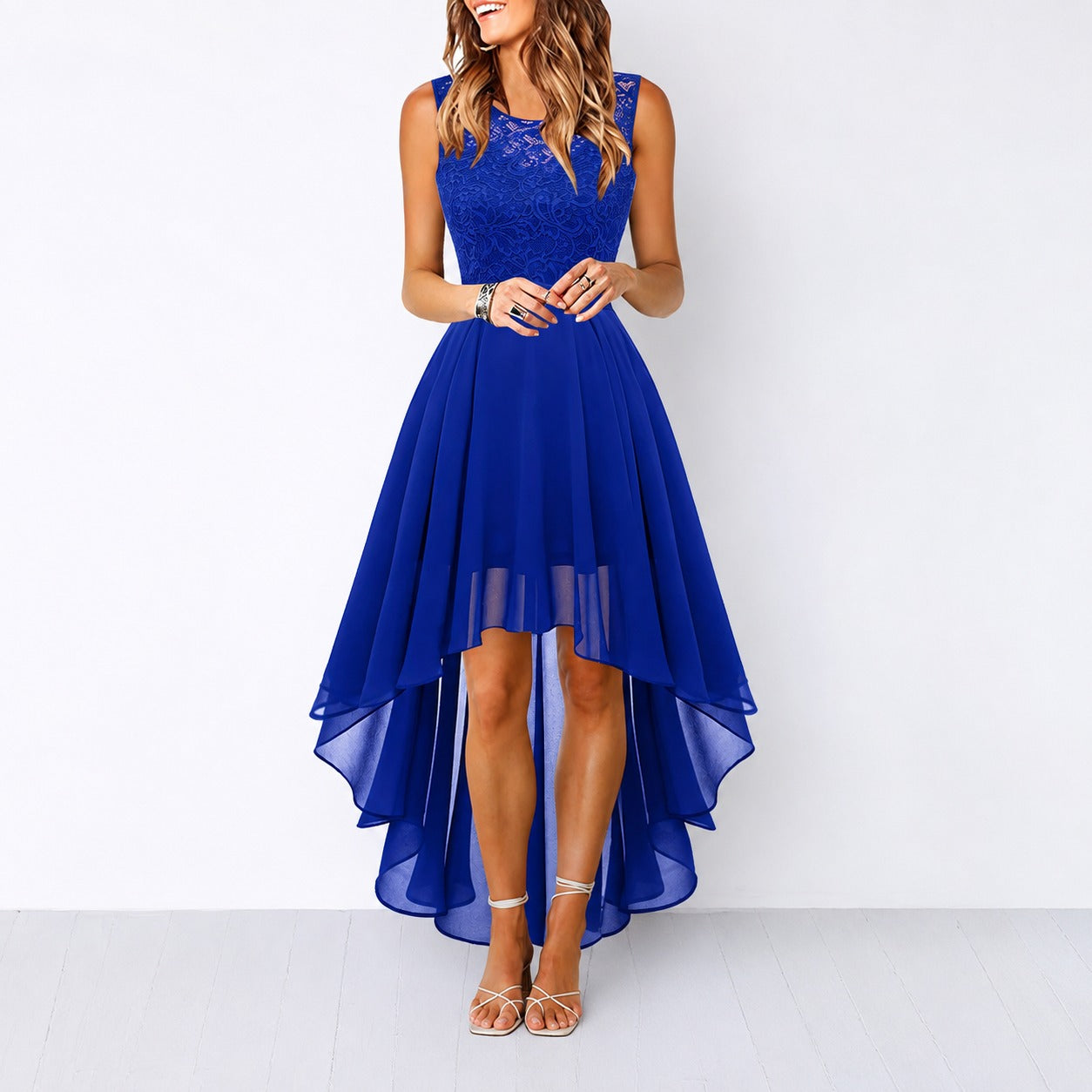 Airish - Stilvolles asymmetrisches Kleid