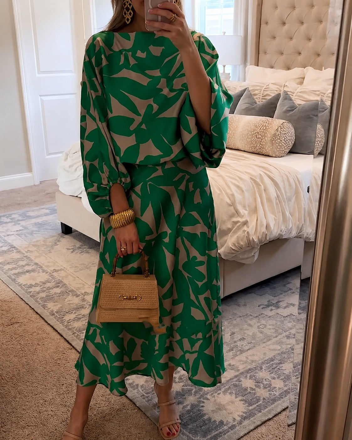 Leanne - Elegantes Kleid mit auffälligen Ärmeln