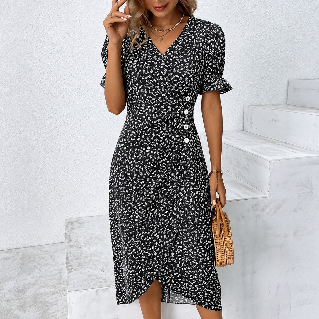 Gabriella - Stilvolles Kleid mit floralem Design und asymmetrischem Schnitt