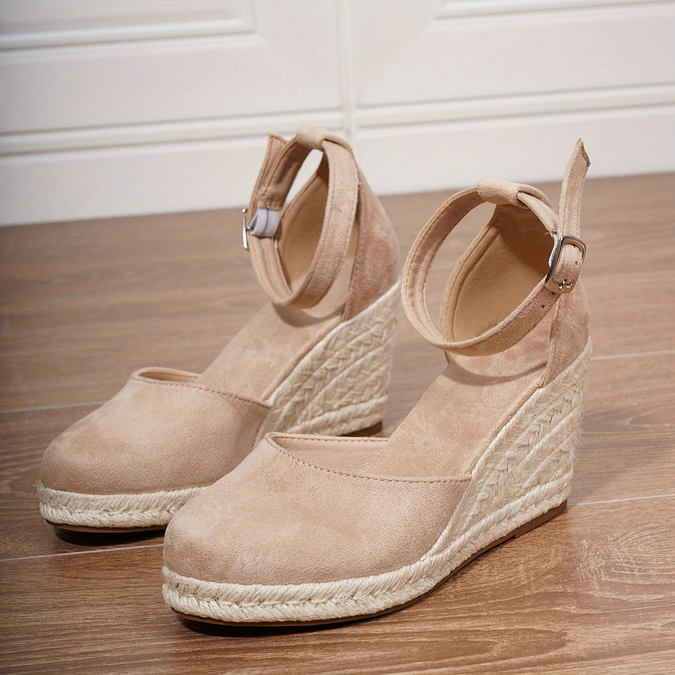 Nadia - Flache Damensandalen mit Riemen