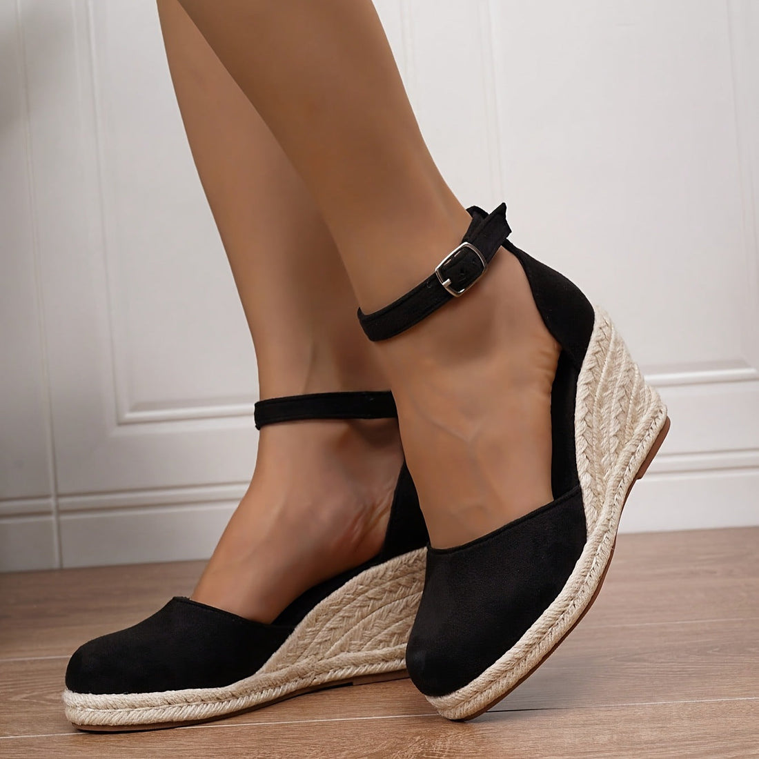 Nadia - Flache Damensandalen mit Riemen