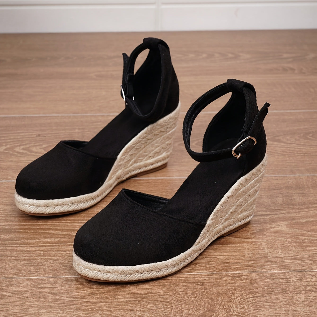 Nadia - Flache Damensandalen mit Riemen