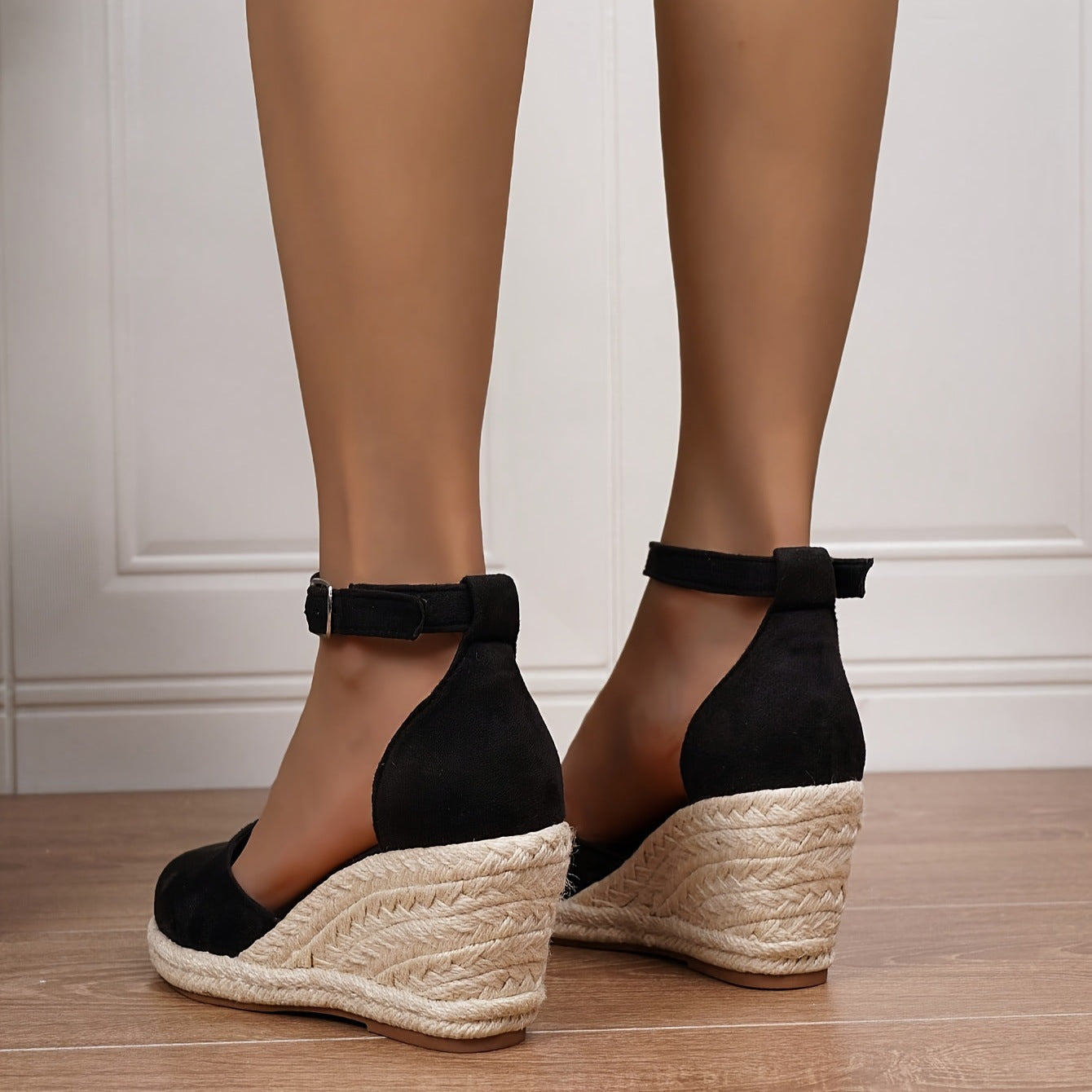Nadia - Flache Damensandalen mit Riemen