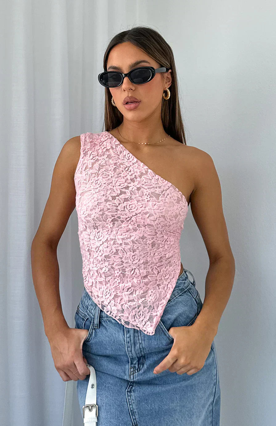 Luise - Spitzentop mit Details am Rücken