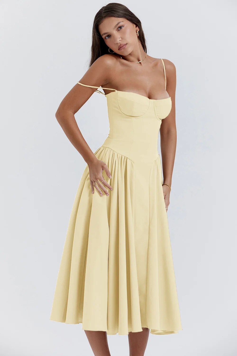 Cheri - Midikleid mit Trägern und offenem Rücken