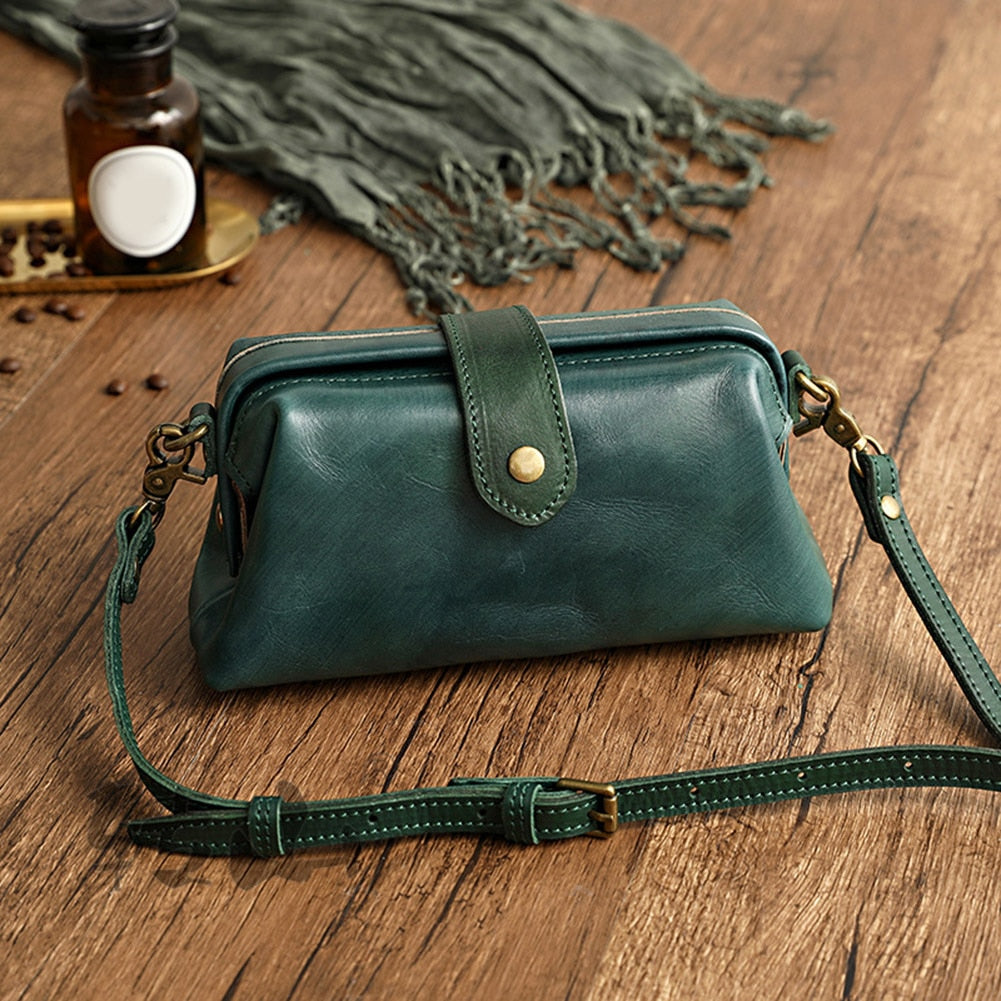 Fabienne - Retro-Ledertasche, handgemacht