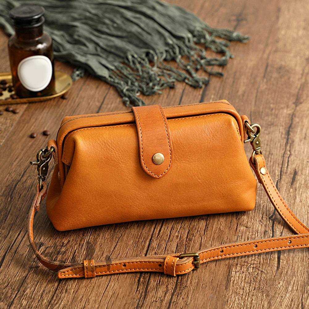 Fabienne - Retro-Ledertasche, handgemacht
