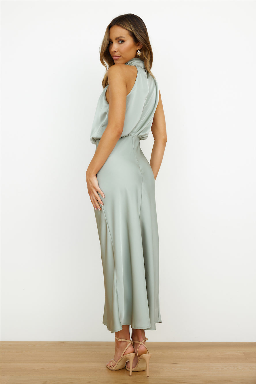 Elianna – Stilvolles Midi-Kleid mit asymmetrischem Ausschnitt