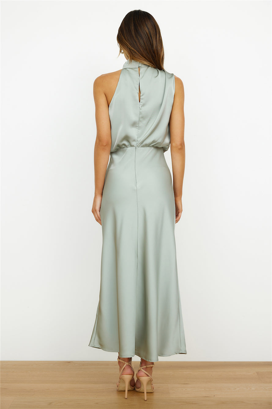 Elianna – Stilvolles Midi-Kleid mit asymmetrischem Ausschnitt