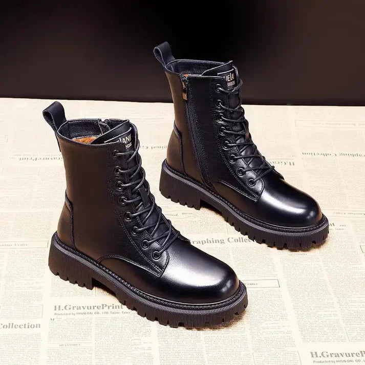 Delphine – Schwarze Winterstiefel